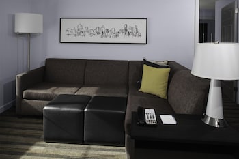 Suite, 2 Bedrooms (1 King Bed Per Room)