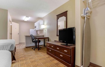 Room, Non Smoking, Kitchen (2 Full Beds)