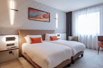 Classic Room, 2 Twin Beds (Citadel View)