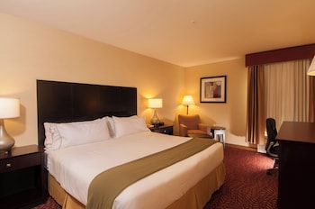 Standard Room, 1 King Bed, Accessible (Comm, Mobil, Accessible Tub)