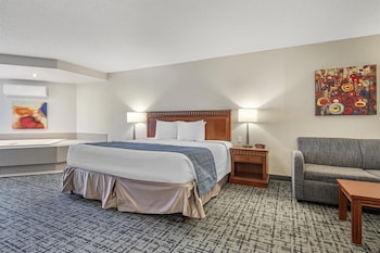 Suite, 1 King Bed, Non Smoking, Jetted Tub (with Sofabed)