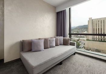 Deluxe Room, 1 King Bed, Non Smoking (Pet-friendly)