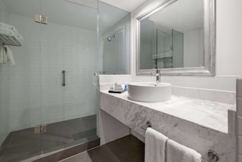 Deluxe Room, 2 Queen Beds, Non Smoking (Pet-friendly)