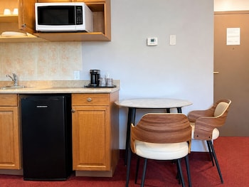 Suite, Multiple Beds, Non Smoking (No Pets)