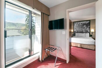 Suite, Multiple Beds, Non Smoking (No Pets)