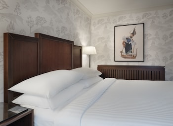 Superior Room, 1 King Bed