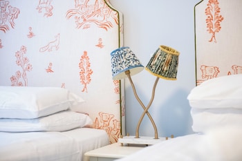 Americana Twin Room