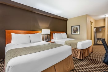 Suite, 2 Queen Beds, Non Smoking, Refrigerator & Microwave
