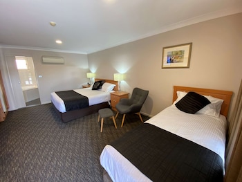 Superior Room, Multiple Beds, Non Smoking, Microwave