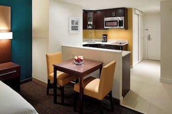 Premium Studio, 1 King Bed