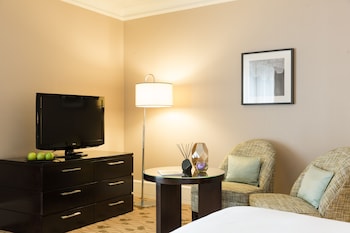 Junior Suite, 1 Queen Bed with Sofa bed