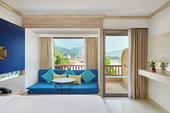 Deluxe, 2 Twin Beds, Garden View