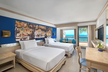 Deluxe. 2 Twin Beds, Sea View