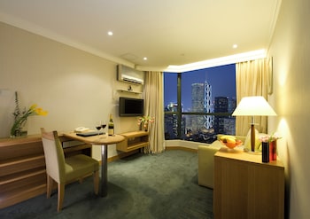 Deluxe Suite(3rd-13th Floor)