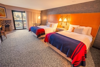 Room, 2 Queen Beds, Fireplace, River View