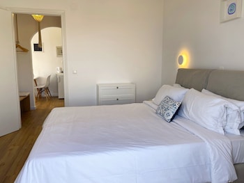 Panoramic Apartment (Pool & Sea View)