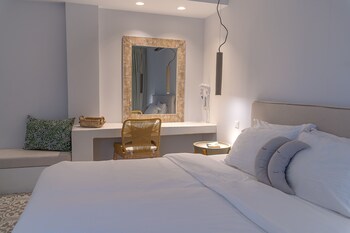 Room, Jetted Tub (No View)