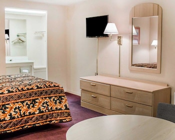 Standard Room, 1 Queen Bed, Smoking
