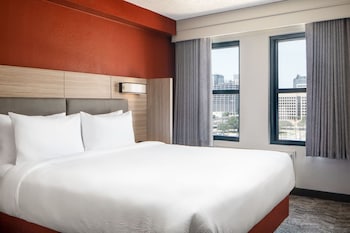 Suite, 1 King Bed with Sofa bed, City View