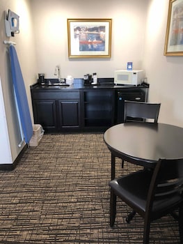 Studio Suite, 1 King Bed, Non Smoking