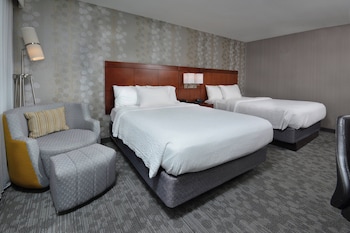 Room, 2 Queen Beds (Hearing Accessible)