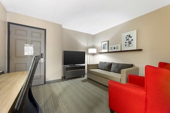 Suite, 1 King Bed, Non Smoking, Jetted Tub