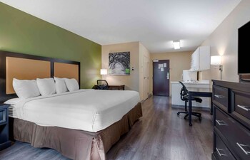 Studio, 1 King Bed, Non Smoking