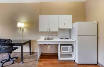 Studio, 1 Queen Bed, Accessible, Non Smoking