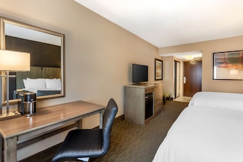 Standard Room, 2 Queen Beds, Non Smoking, Refrigerator