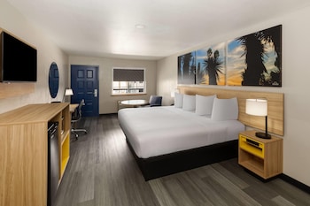 Room, 1 King Bed, Non Smoking