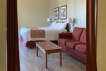 Upgraded, Suite, Multiple Beds, Non Smoking