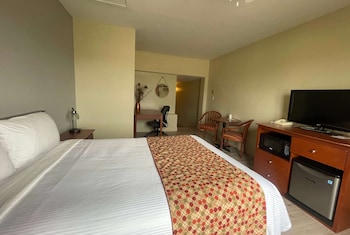 Suite, 1 King Bed, Non Smoking, Jetted Tub