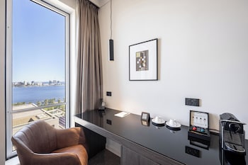 Premier Twin River View