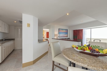 Suite, 2 Bedrooms, 2 Bathrooms, Partial Ocean View