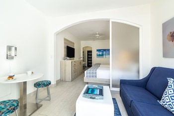 Deluxe Poolside Terrace - 2 Double Beds