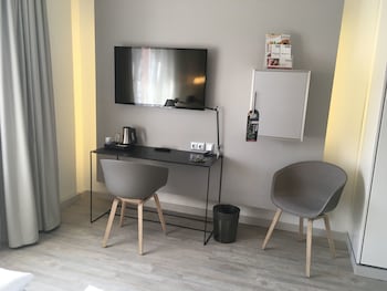 Basic Double Room, 1 Bedroom, Non Smoking, Courtyard View (New Style)