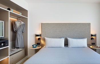 Room (The Townhouse)