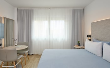 Townhome, Connecting Rooms, City View (The Studio)
