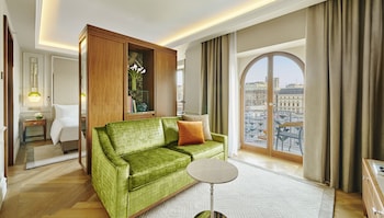Junior Suite, 1 King Bed, Balcony