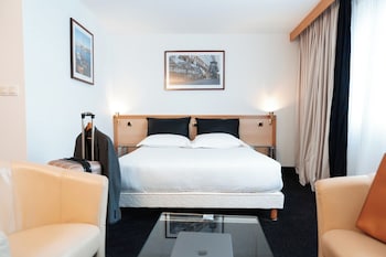 Economy Double Room, 1 Queen Bed (First)