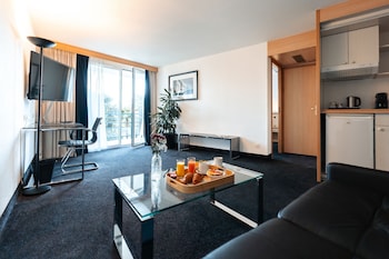 Standing Suite