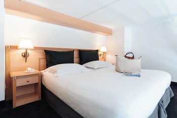 Junior Suite, 1 Queen Bed with Sofa bed, Terrace