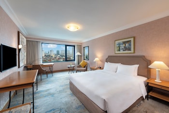 Club Room King Bed