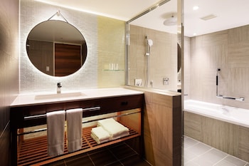 Suite, 1 King Bed, Ocean View, Tower(Ocean Suite, Suite Room, High floor)