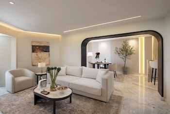 Elite Signature Plus Suite