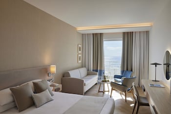 Premium Pool and Seaview Room (16+ years old)