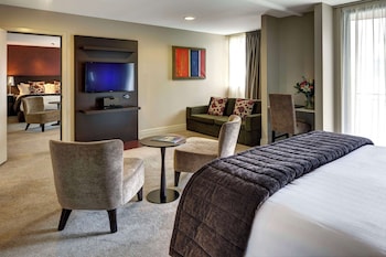 Interconnecting Two Bedroom Apartment with Lake View