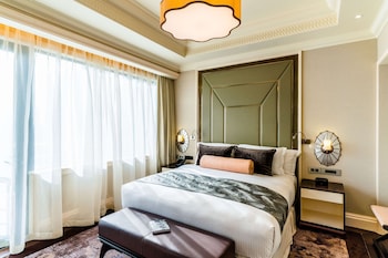 Executive Suite - SIGNATURE LOUNGE PRIVILEGES