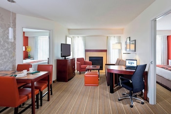 Suite, 2 Bedrooms, Fireplace