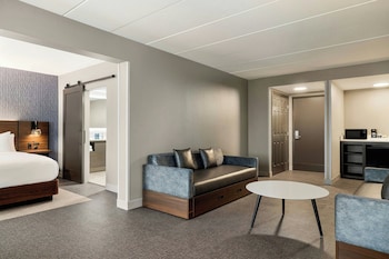 Studio, Multiple Beds